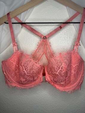 Victoria's Secret Dream Angels Wicked Lace Front-Close Racerback Strawberry Ice
